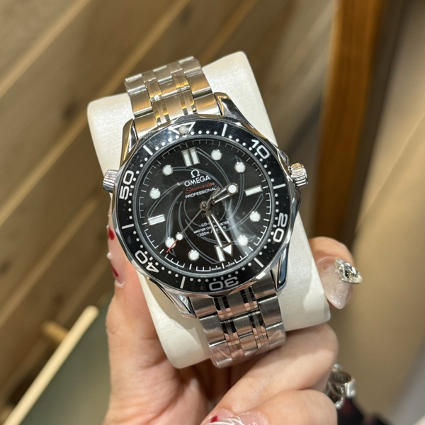 ブランド時計角部分ディテール